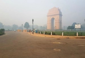 Delhi NCR Pollution Level: दिल्ली-एनसीआर की हवा में मामूली सुधार, मौसमी दशाओं का मिल रहा साथ, आज एक्यूआई 256